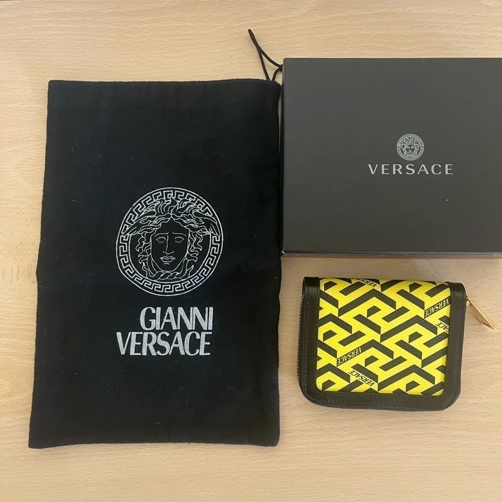 VERSACE Two Way Compact Wallet Belt Bag Box Dust Bag BNWOT